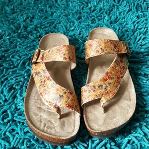 White Mountain sandles